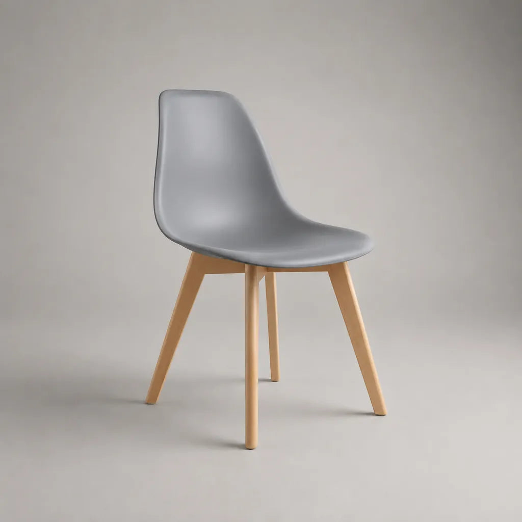 Sedia grigia in polipropilene con gambe in legno, 46 × 53 × 82 cm
