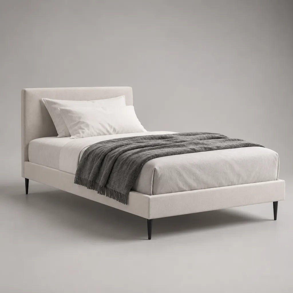 Letto matrimoniale imbottito in tessuto bianco crema con gambe in metallo nero, rete 160 x 200 cm, dimensioni 171 x 214 x 105 cm