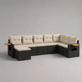 Set divano modulare da esterno a 7 posti in rattan nero con cuscini beige e ripiani in legno, 325 x 175 x 85 cm